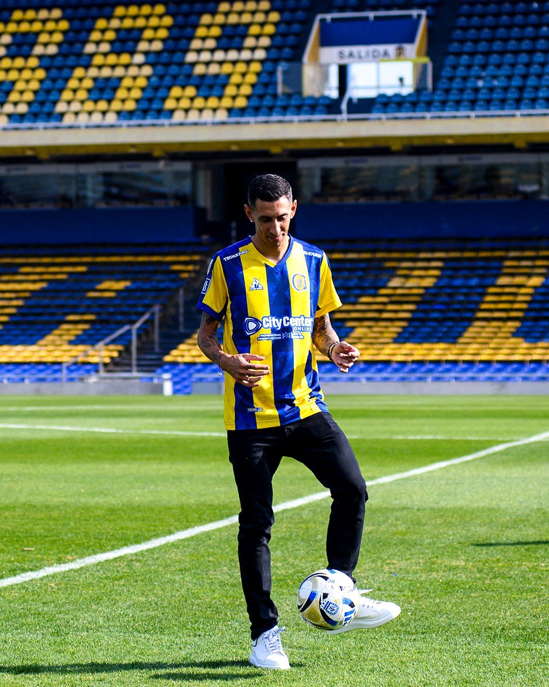 秘鲁横扫英格兰，迪马利亚完成帽子戏法