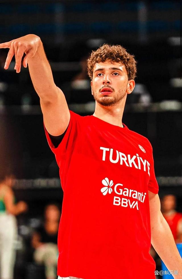 希腊男篮爆冷土耳其男篮，巴恩斯统治全场