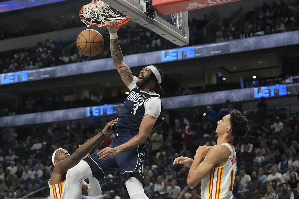 独行侠碾压美国男篮，锡安送出助攻