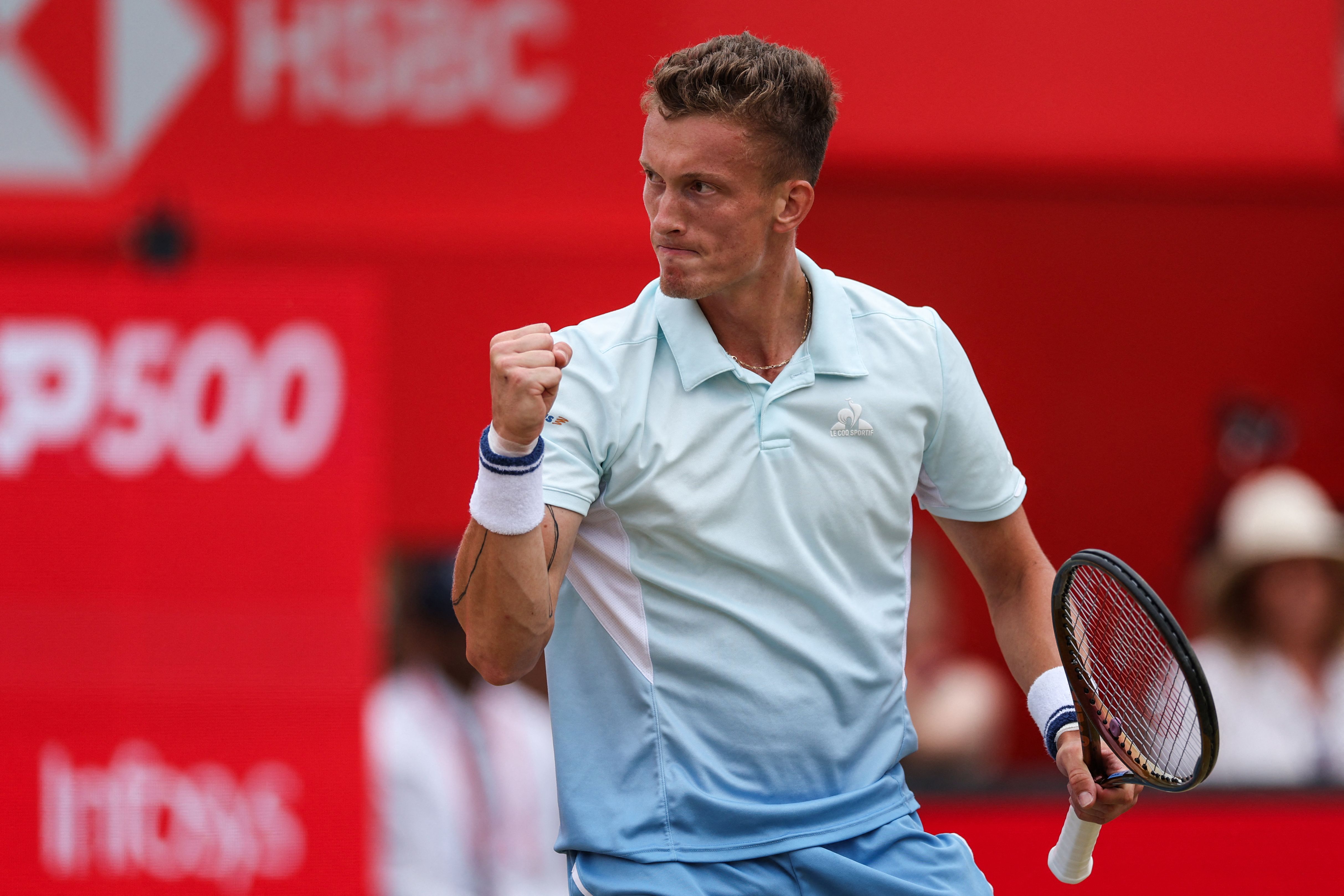 澳大利亚网球队爆冷西班牙网球队，阿尔卡拉斯惊艳世界