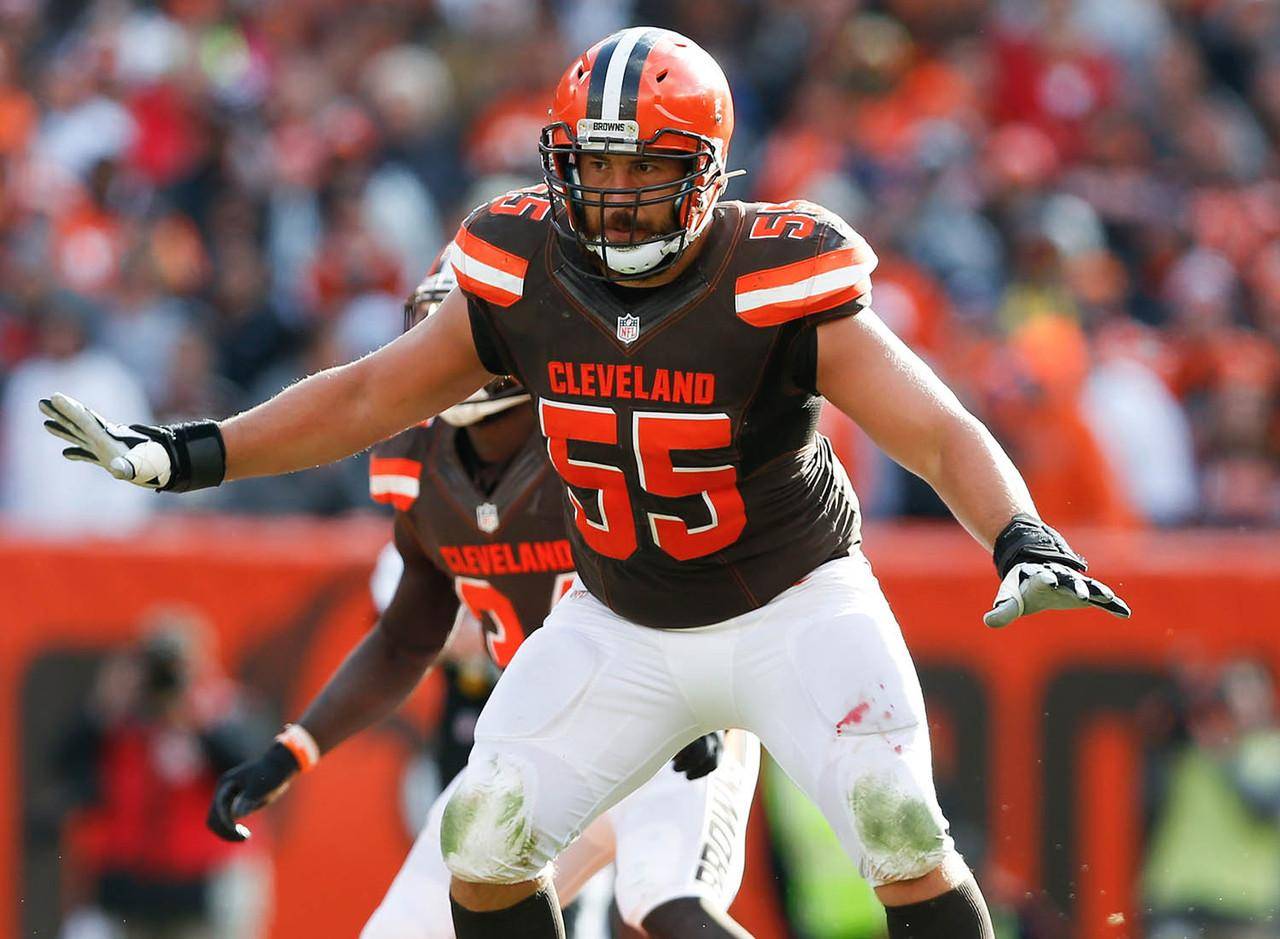 一场经典之战！橄榄球点燃球迷热情的简单介绍