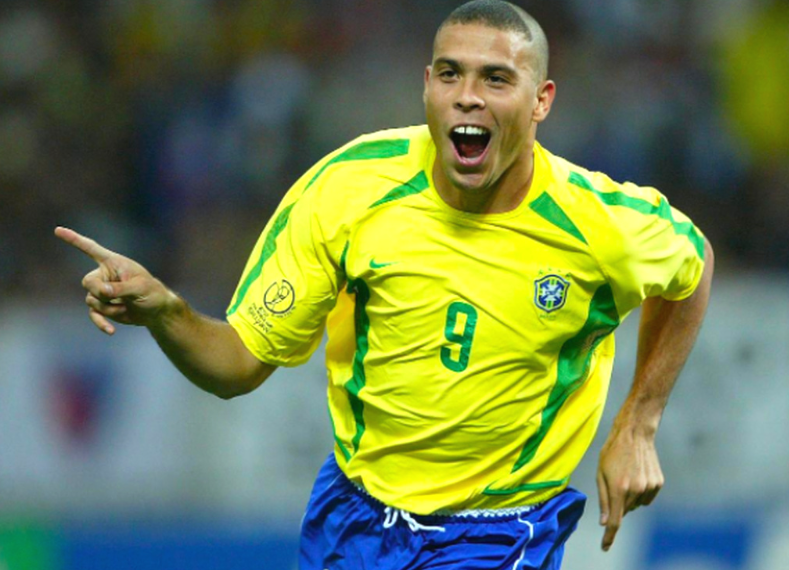 关于足球球员突破自我，表现堪称完美的信息