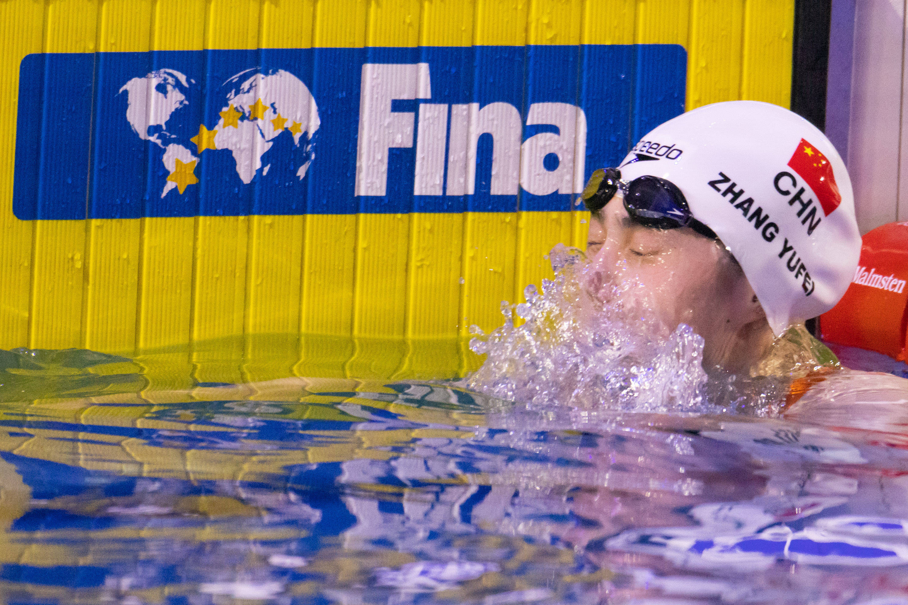 开云体育APP下载-包含游泳球员突破自我，表现堪称完美的词条