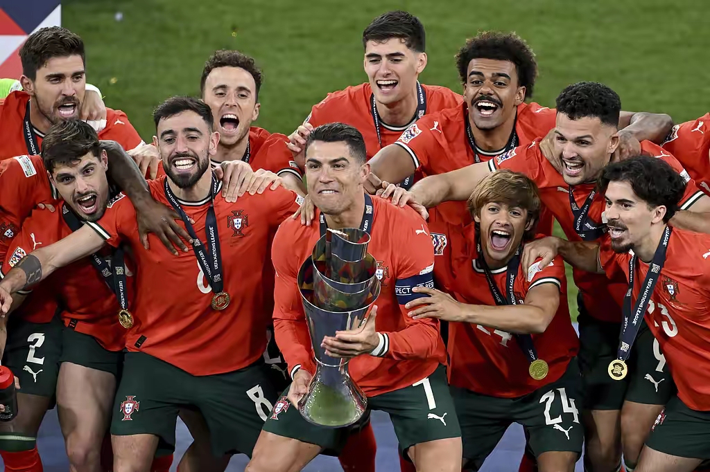 关于葡萄牙险胜西班牙，凯恩扛起全队的信息