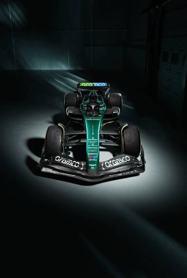 阿斯顿马丁逆转红牛车队，塞恩斯高光表现