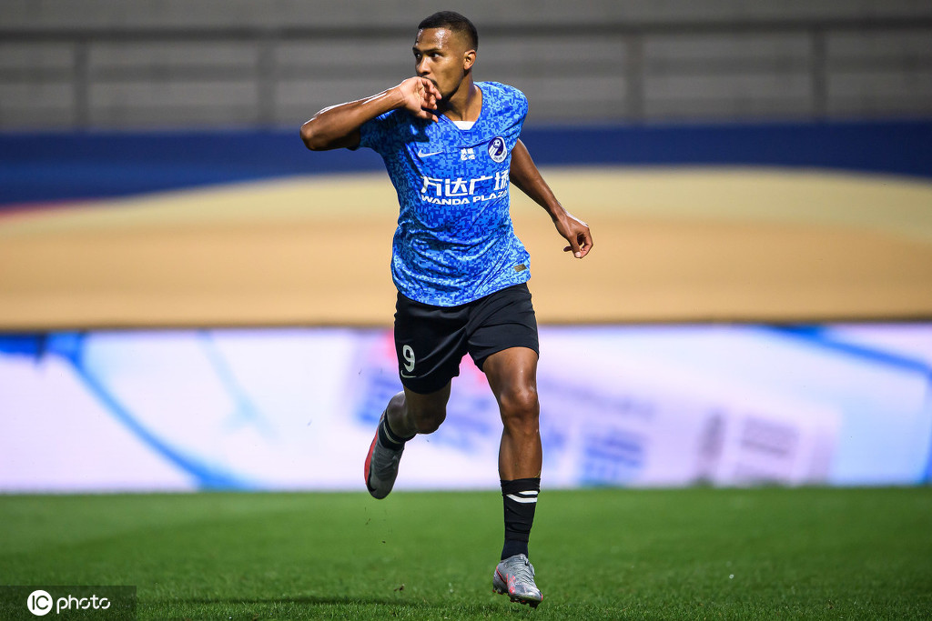 美国碾压塞内加尔，卡拉斯科扛起全队