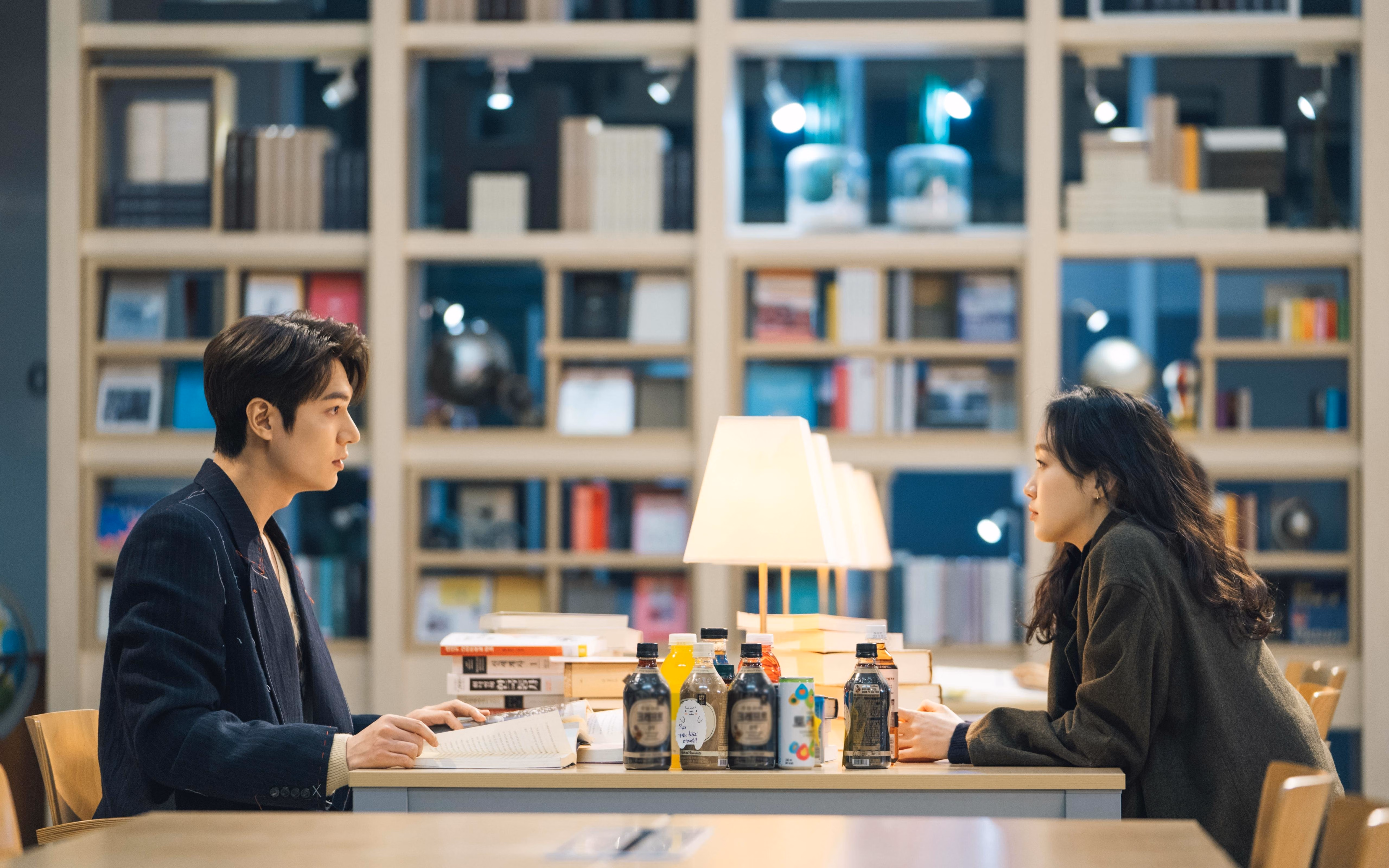 跨越太平洋的篮球盛宴，詹姆斯领衔火箭对阵广东队