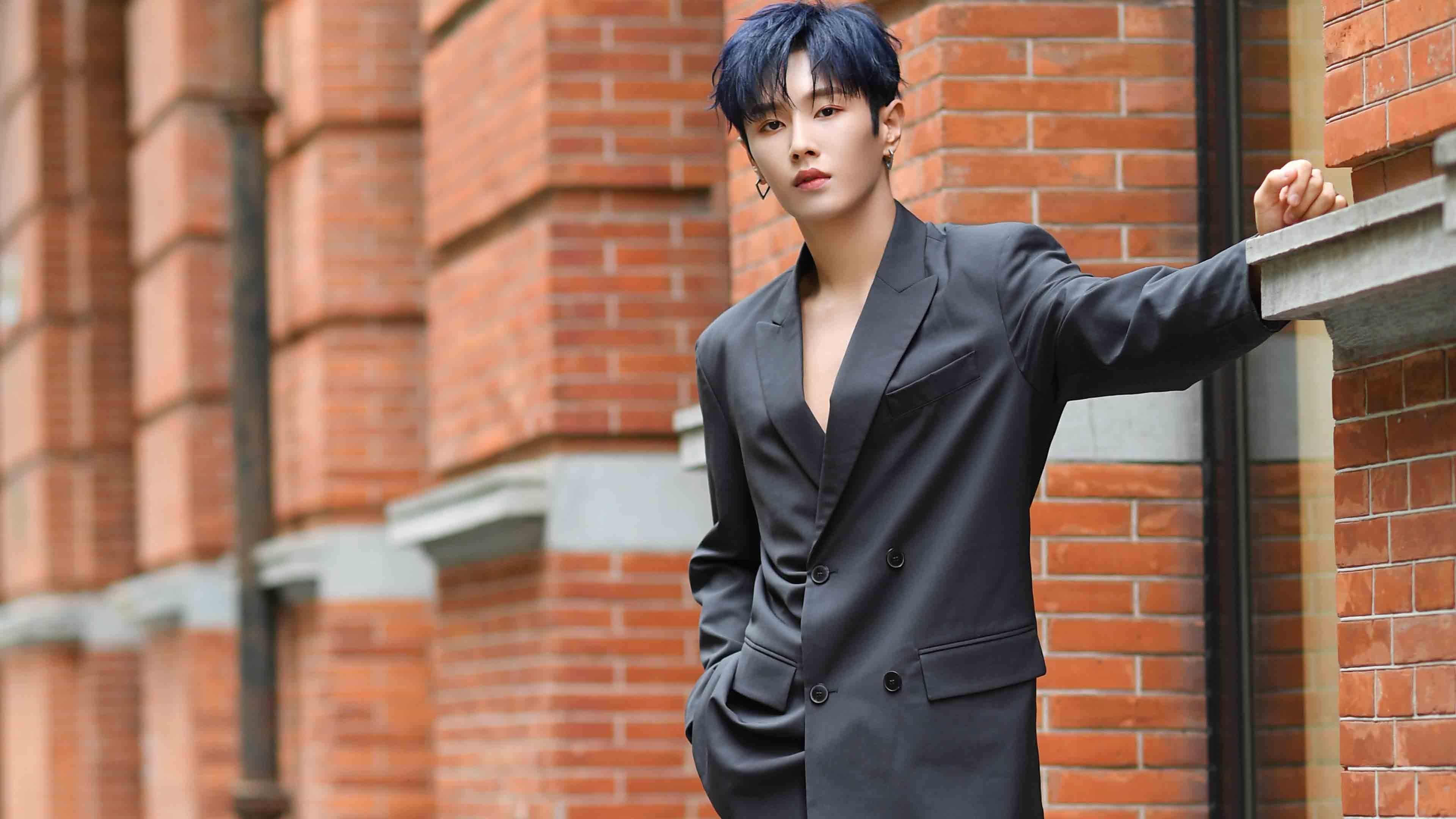 墨色与刀锋，字母哥绘出76人团队篮球的诗卷